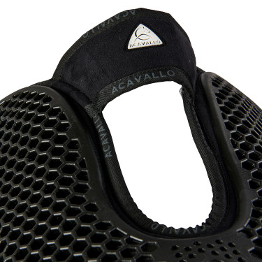 Hintere Schabracke aus Schaffell und vordere Gel-Schabracke Acavallo Schwarz / schwarz