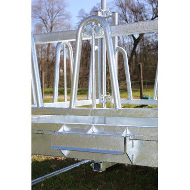 Quadratische Raufe mit Dach Hobby Kerbl verzinkt 1,5 x 1,5 m 8 Pferde Quadratische Raufe mit Dach Hobby Kerbl verzinkt 1,5 x 1,5 m 8 Pferde