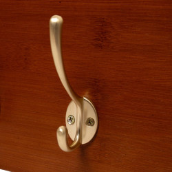 Kentucky Grooming Deluxe Sattelgurt- und Jackenhalter mit 10 Haken Holz Beige