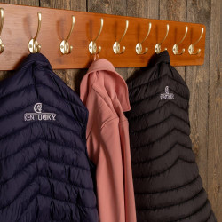 Kentucky Grooming Deluxe Sattelgurt- und Jackenhalter mit 10 Haken Holz Beige