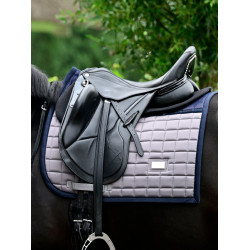 Dressurschabracke Equestrian Stockholm Performance Sportlicher blauer Eschenholz-Sattelbaum Dressurschabracke Equestrian Stockholm Performance Sportlicher blauer Eschenholz-Sattelbaum