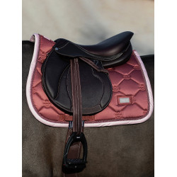 Equestrian Stockholm Springsatteldecke Rosa Bernstein