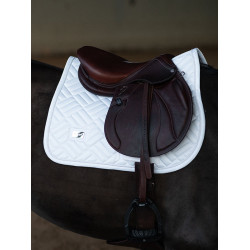 Spring-Schabracke Equestrian Stockholm Modern Weiße Perfektion Weiß Spring-Schabracke Equestrian Stockholm Modern Weiße Perfektion Weiß