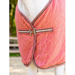 Monogramm-Fleecedecke Arika LeMieux Cranberry Rosa Monogramm-Fleecedecke Arika LeMieux Cranberry Rosa