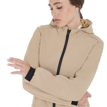 Damen-Softshelljacke mit figurbetontem Schnitt und versteckten Taschen Equestro Beige