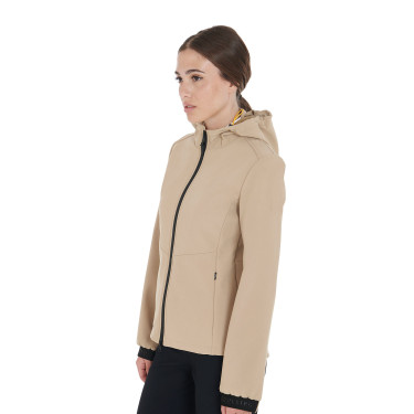 Damen-Softshelljacke mit figurbetontem Schnitt und versteckten Taschen Equestro Beige