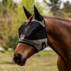Equestro Fliegenmaske mit Logo auf der Stirn Walnuss Braun Equestro Fliegenmaske mit Logo auf der Stirn Walnuss Braun