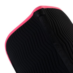Equestro Dressurschabracke Wave aus technischem Gewebe, gesteppt Schwarz / Geißblatt