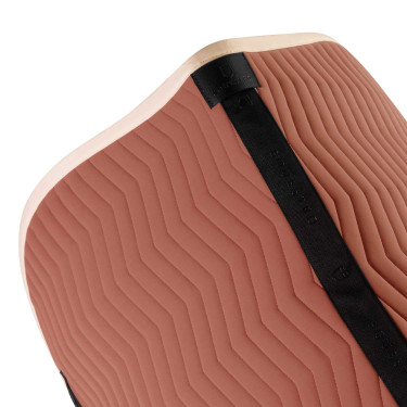 Equestro Springschabracke Wave, gesteppt, aus technischem Gewebe Redwood / Antikweiß Rot
