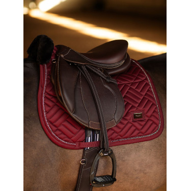 Satteldecke Equestrian Stockholm Jumping Kunstlamm Crystal Bordeaux Satteldecke Equestrian Stockholm Jumping Kunstlamm Crystal Bordeaux