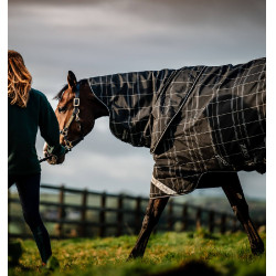 Horseware Rhino Turnout-Decken-Bundle Liner 0 g und 200 g Schwarz karierte Kacheln / schwarz & weiß Motive Horseware Rhino Turnout-Decken-Bundle Liner 0 g und 200 g Schwarz karierte Kacheln / schwarz & weiß Motive