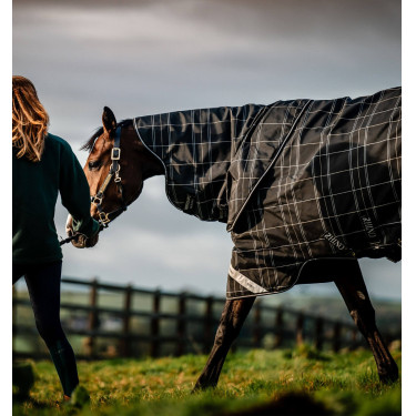 Horseware Rhino Turnout-Decken-Bundle Liner 0 g und 200 g Schwarz karierte Kacheln / schwarz & weiß Motive Horseware Rhino Turnout-Decken-Bundle Liner 0 g und 200 g Schwarz karierte Kacheln / schwarz & weiß Motive