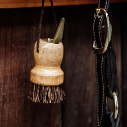 Kleiner Hufkratzer Kentucky Braun