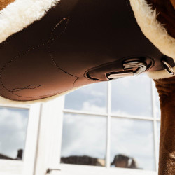 Anatomischer Kentucky-Sattelgurt mit Lammfell Braun