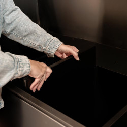 Aluminium-Futterbox Grooming Deluxe by Kentucky mit Rollen Schwarz Aluminium-Futterbox Grooming Deluxe by Kentucky mit Rollen Schwarz