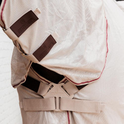 Fliegendecke Comfort Classic mit Halsteil & Bauchteil Kentucky Beige / Bordeaux Fliegendecke Comfort Classic mit Halsteil & Bauchteil Kentucky Beige / Bordeaux