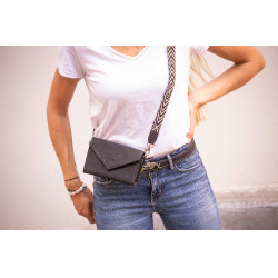 Phone Pocket Pénélope perforiertes Leder Schwarz