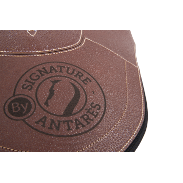 Langer Signature-Bauchlatz-Sattelgurt von Antares