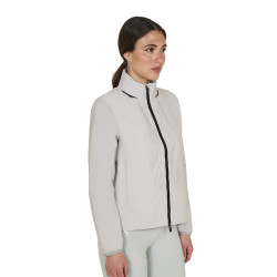 Damen-Softshell mit Logo auf dem Rücken