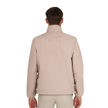 Herren-Softshell mit Logo auf dem Rücken