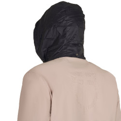 Herren-Softshell mit Logo auf dem Rücken