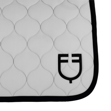Dressur Schabracke Equestro mit Zwiebelsteppung – Reiten Dressur Schabracke Equestro mit Zwiebelsteppung – Reiten