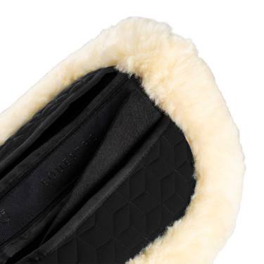 Reit-Schabracke mit Lammfell & Taschen | Equestro