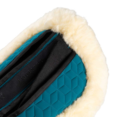Reit-Schabracke mit Lammfell & Taschen | Equestro