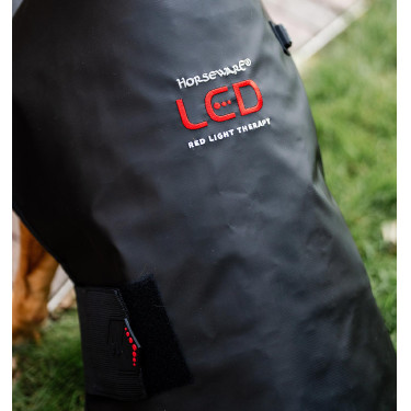 Hundetherapie-Mantel mit rotem LED-Licht – Reitsport