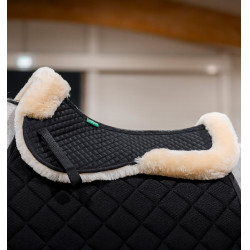 Lammfell Schabracke für Reitsport – Horseware Pad