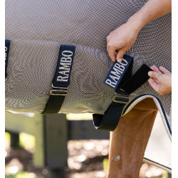 Fliegendecke fürs Pferd – Horseware Rambo Protector Disc