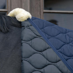 Kentucky Stalldecke Wave – Pferdedecke 600D, atmungsaktiv