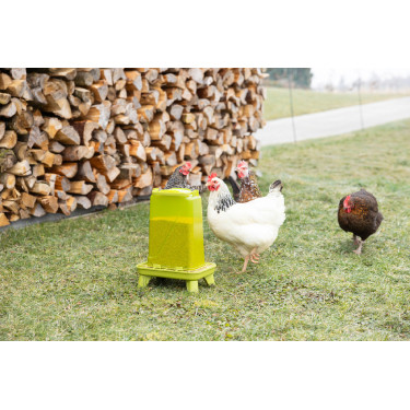 Futterautomat mit Füßen