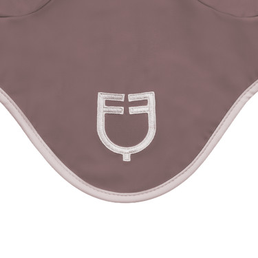 Fliegenhaube aus technischem Stoff mit kontrastierenden Equestro-Details Fliegenhaube aus technischem Stoff mit kontrastierenden Equestro-Details