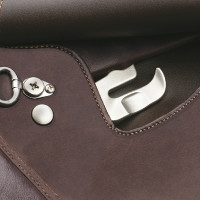 Sattel Bates Caprilli Close Contact Hart Braun