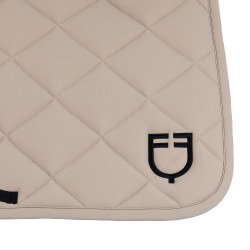 Spring-Schabracke mit Rautensteppung und gesticktem Equestro-Logo