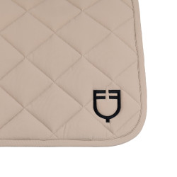 Dressurschabracke mit Rautensteppung und gesticktem Equestro-Logo