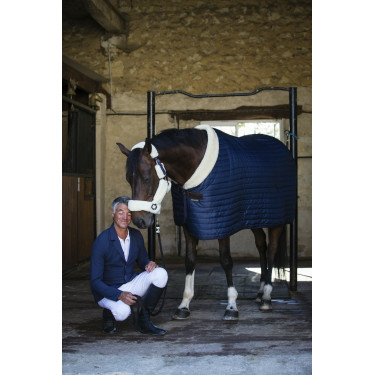 Stalldecke Equithème Teddy mit synthetischem Lammfellfutter Stalldecke Equithème Teddy mit synthetischem Lammfellfutter
