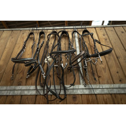 Trensenhalter Hippotonic 6 Plätze, mit Haken Trensenhalter Hippotonic 6 Plätze, mit Haken