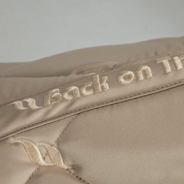 Satteldecke Dressur Night Collection Back On Track Champagner Beige Satteldecke Dressur Night Collection Back On Track Champagner Beige