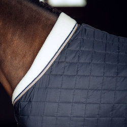Stalldecke B Vertigo Theo 150 g Stalldecke B Vertigo Theo 150 g